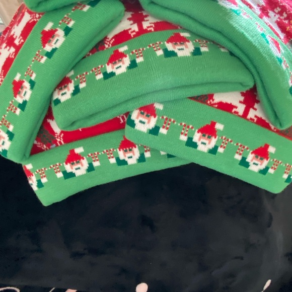 1-set of 6 Knitted beanie for all ages - Picture 3 of 7